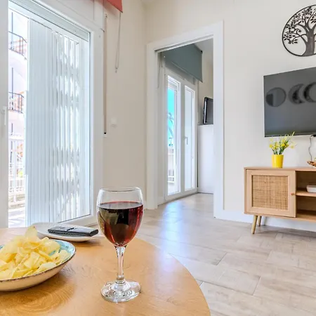 Salduba - Frontline To Sea By Sunset Apartment